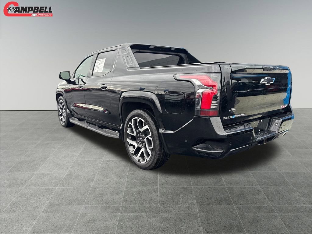 2024 Chevrolet Silverado EV RST photo 3