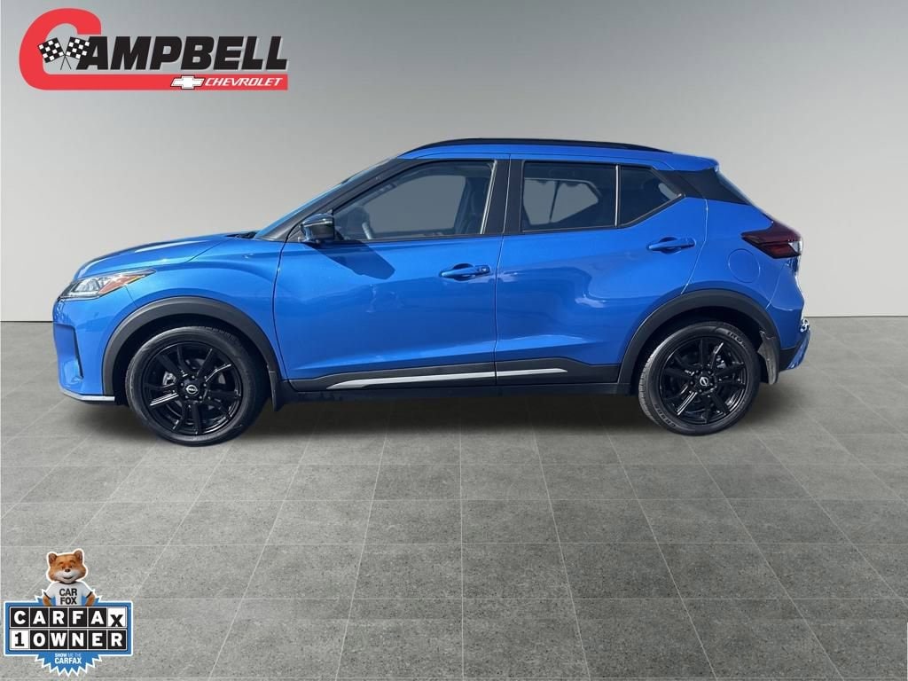 2023 Nissan Kicks SR photo 2
