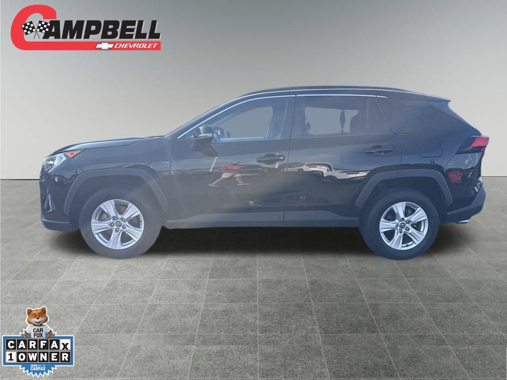 2021 Toyota RAV4 XLE photo 2
