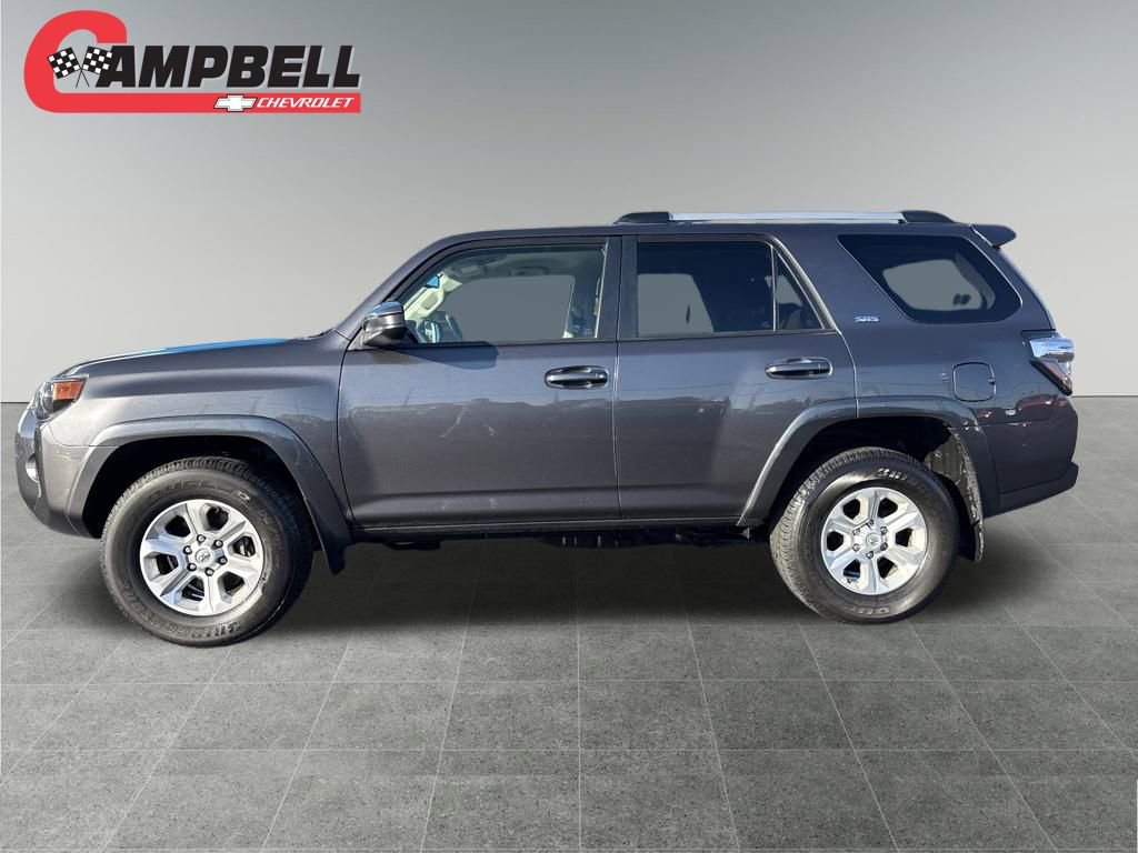 2023 Toyota 4Runner SR5 photo 2
