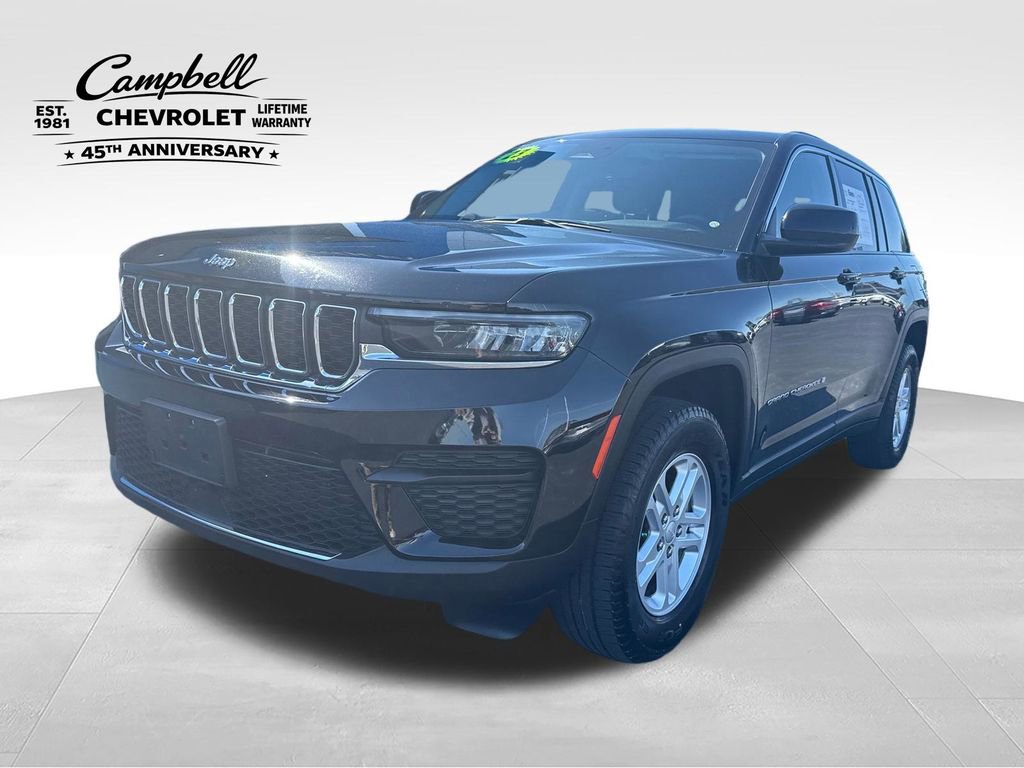 2023 Jeep Grand Cherokee Laredo 4x4's photo