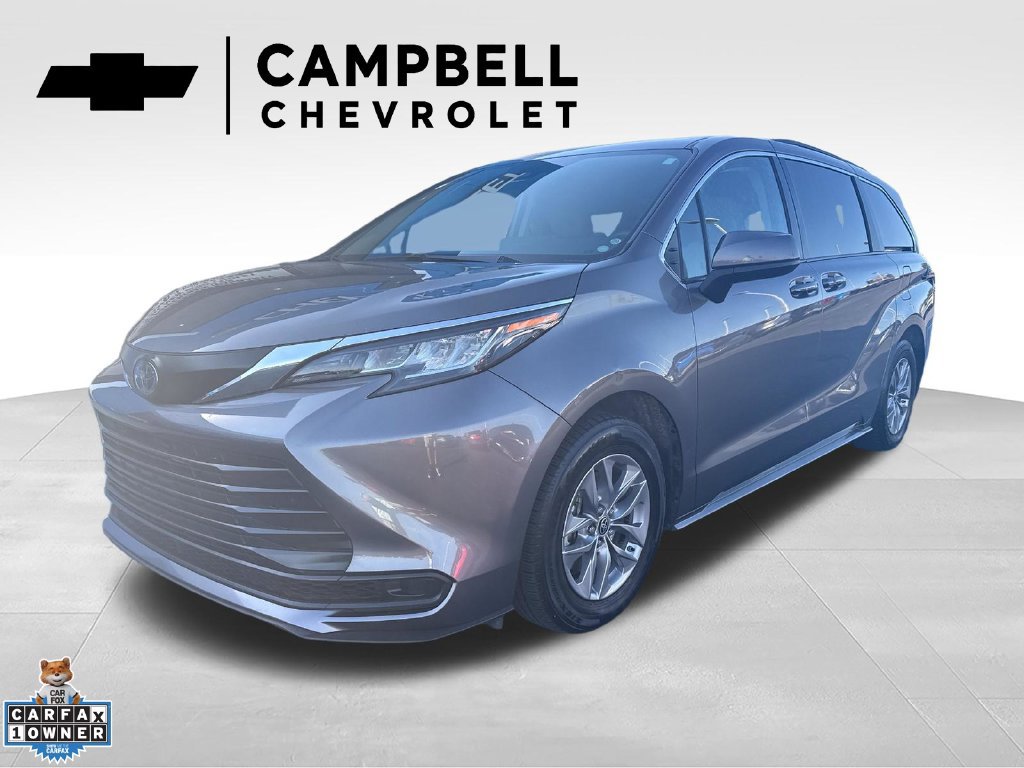 2022 Toyota Sienna LE