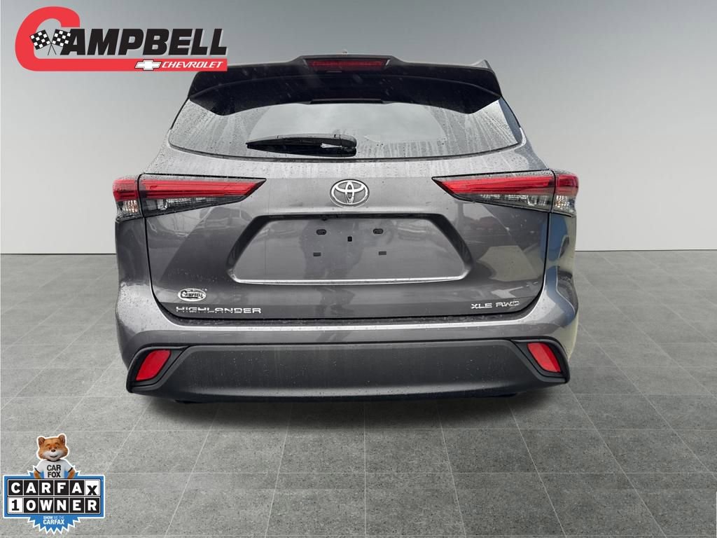 2021 Toyota Highlander XLE photo 4