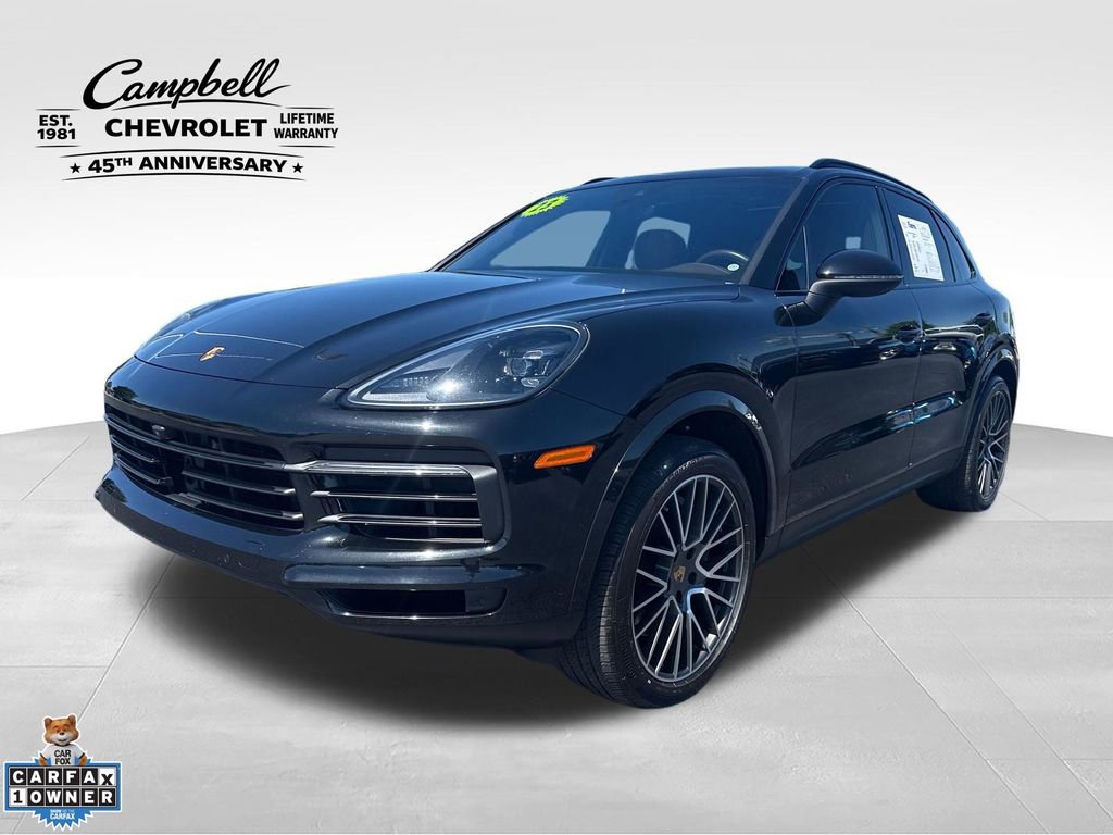 2023 Porsche Cayenne Platinum Edition's photo