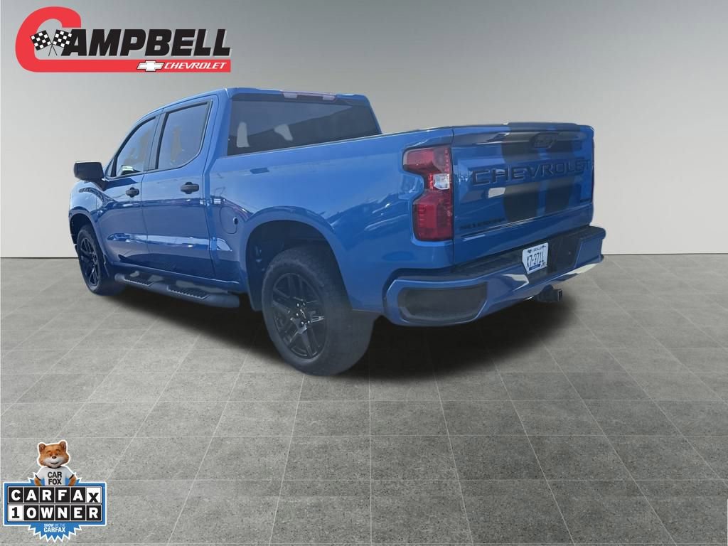 2022 Chevrolet Silverado Custom photo 2