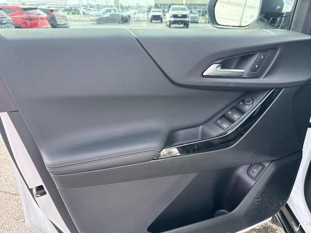 2026 Chevrolet Equinox LT - Photo 11