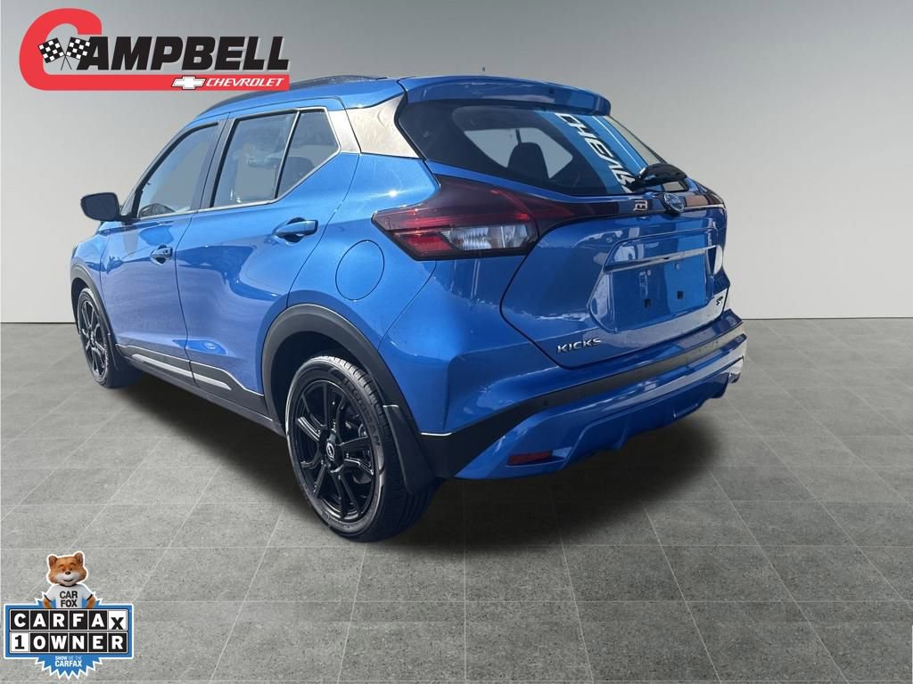 2023 Nissan Kicks SR photo 3