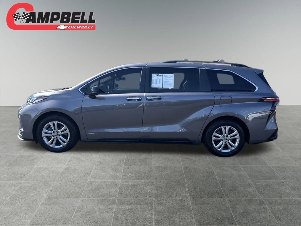 2021 Toyota Sienna XSE photo 2