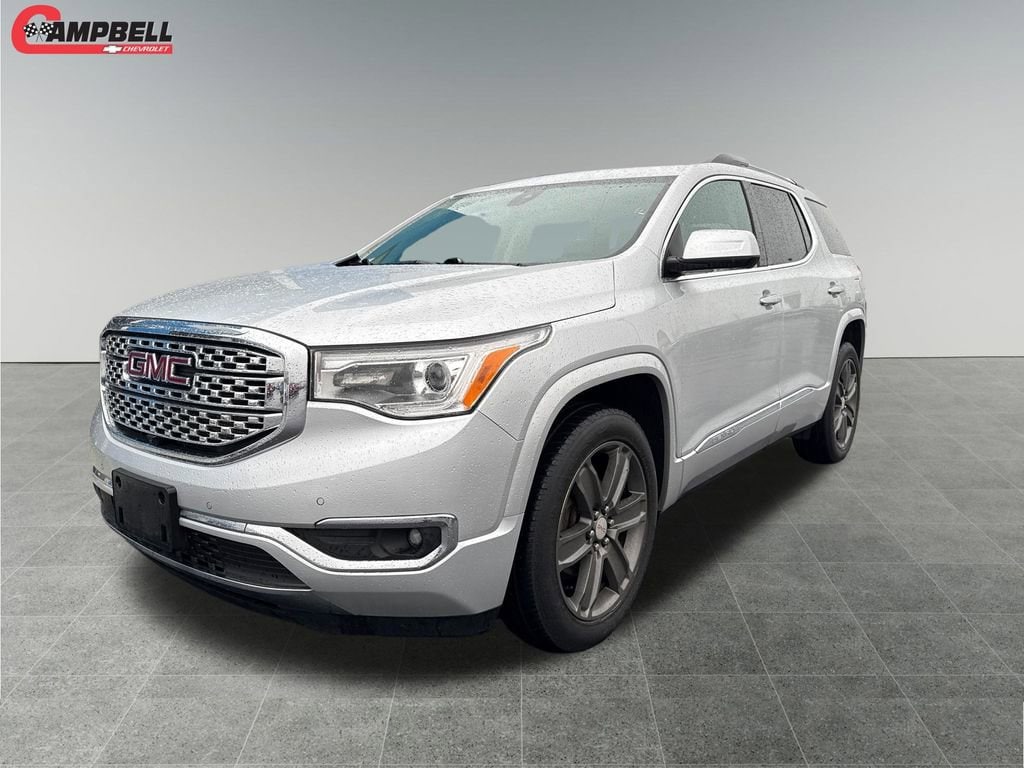2017 GMC Acadia Denali's photo