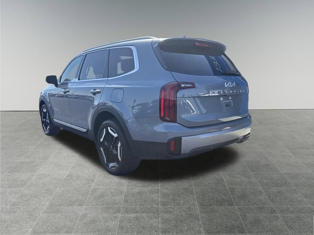 Used 2025 Kia Telluride S SUV