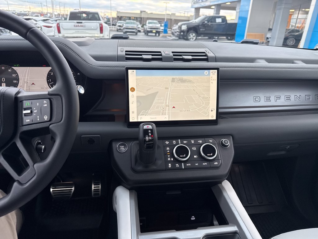 2025 Land Rover Defender V8 - Photo 20