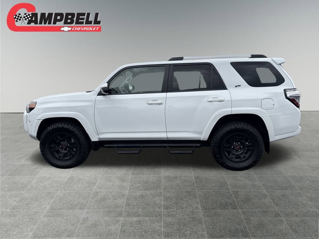 2021 Toyota 4Runner SR5 photo 2