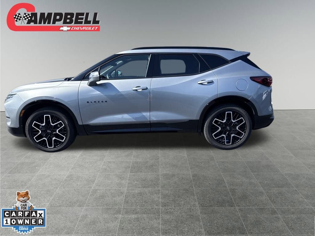 2023 Chevrolet Blazer RS photo 2