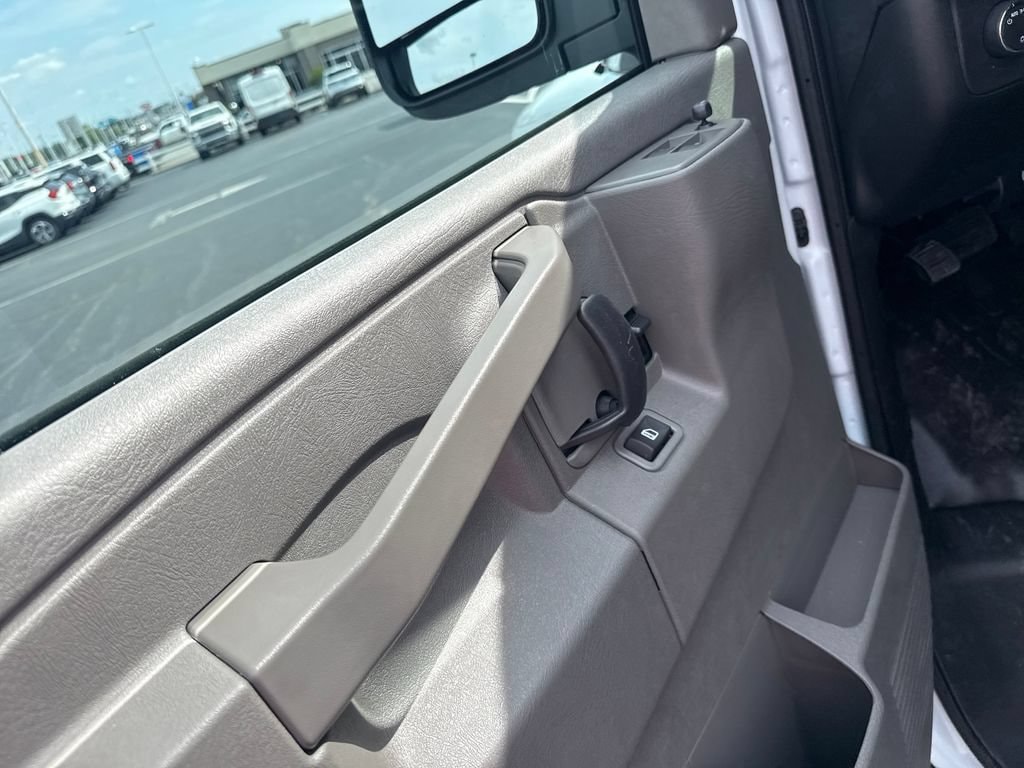 2026 Chevrolet Express Cargo Work Van - Photo 25