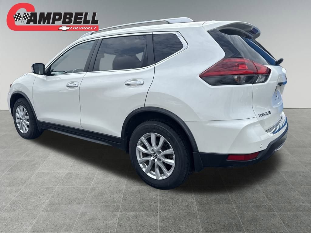 2019 Nissan Rogue SV photo 3