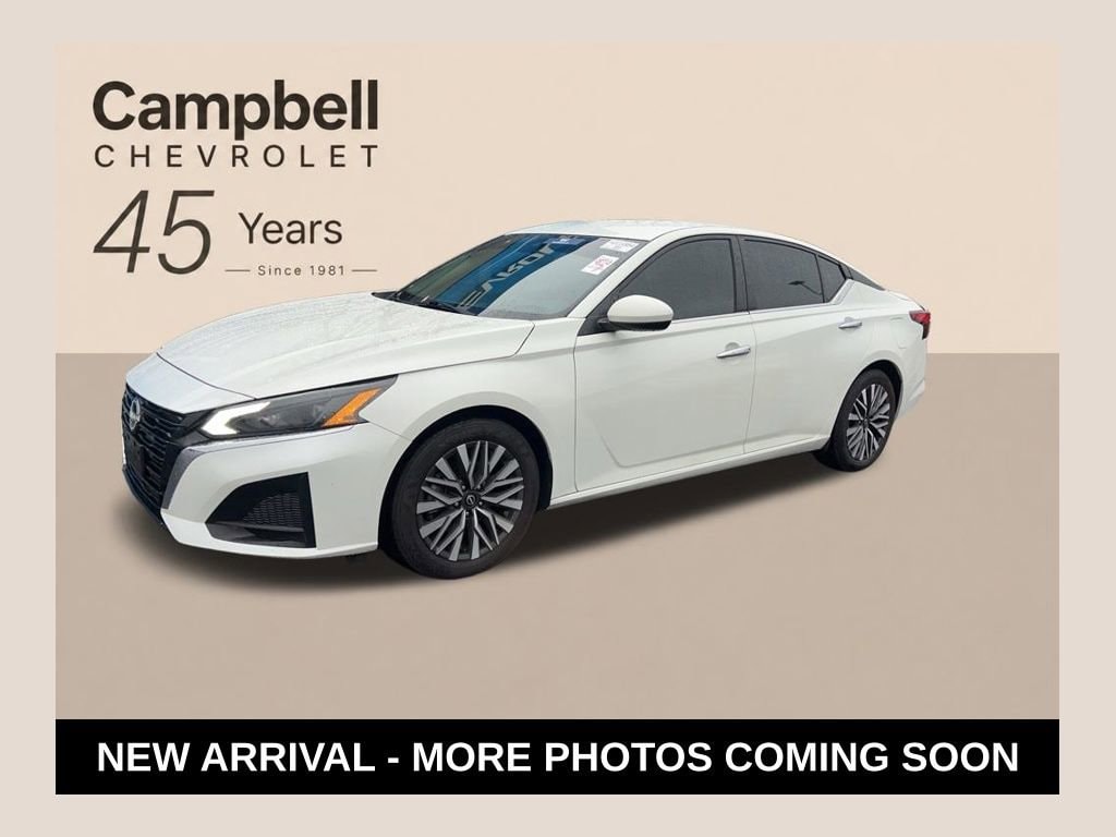 2023 Nissan Altima's photo