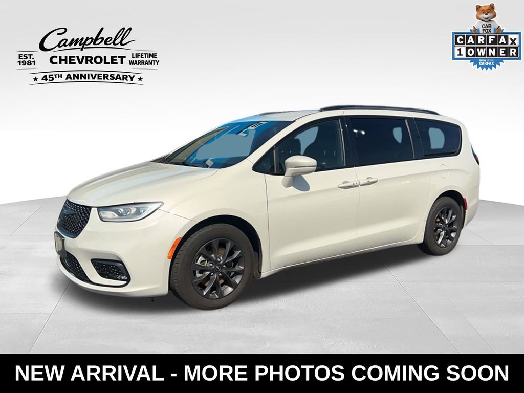 2021 Chrysler Pacifica Touring L's photo