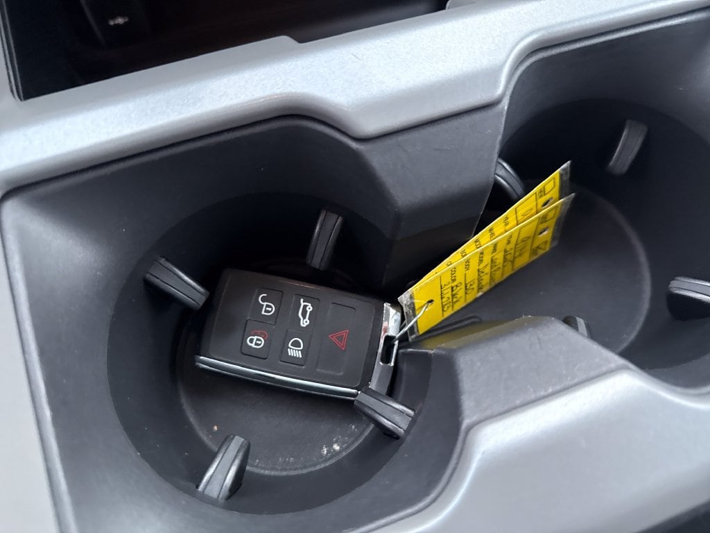 2025 Land Rover Defender V8 - Photo 32