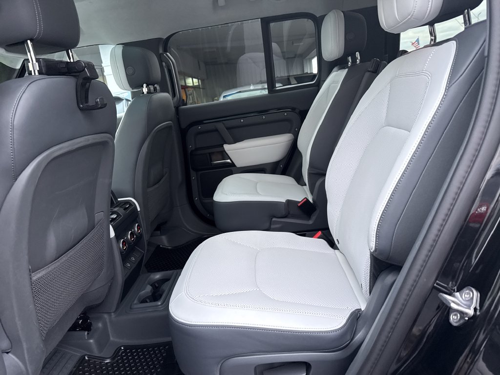 2025 Land Rover Defender V8 - Photo 28