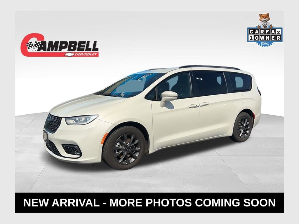 2021 Chrysler Pacifica Touring L's photo