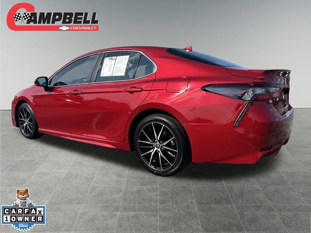 2022 Toyota Camry SE photo 3