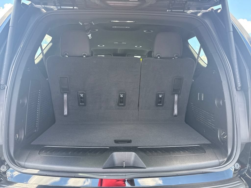 2024 GMC Yukon SLT - Photo 35