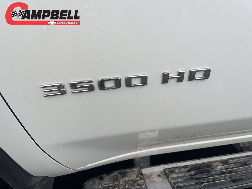 2023 Chevrolet Silverado 3500HD LT photo 3