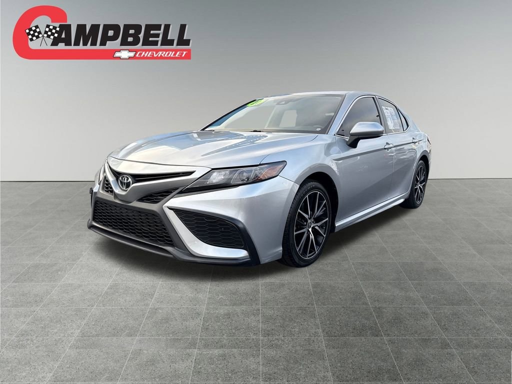 2021 Toyota Camry SE's photo