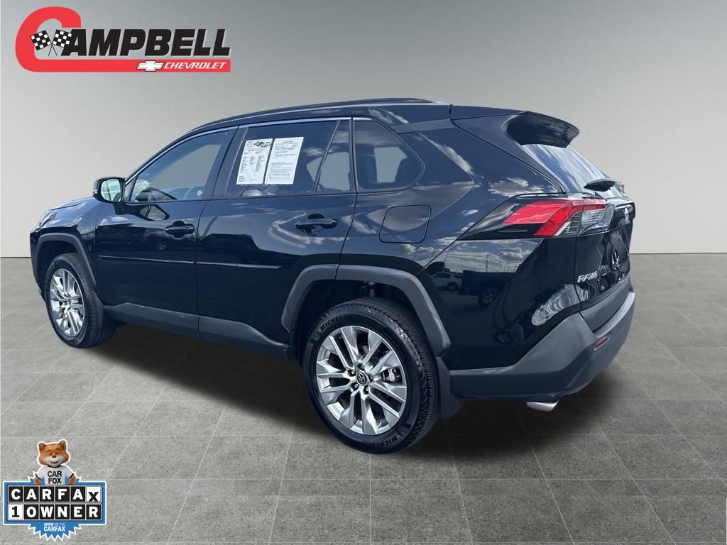 2024 Toyota RAV4 XLE Premium photo 3