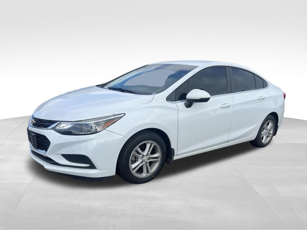 Used 2018 Chevrolet Cruze LT with VIN 1G1BE5SMXJ7206760 for sale in Bowling Green, KY