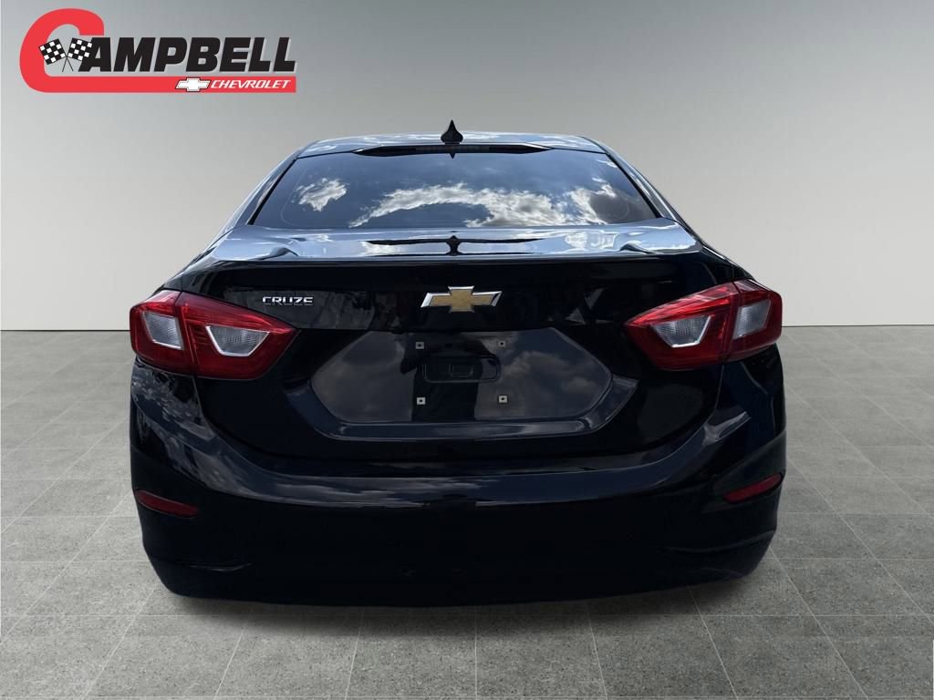 2017 Chevrolet Cruze LS photo 4