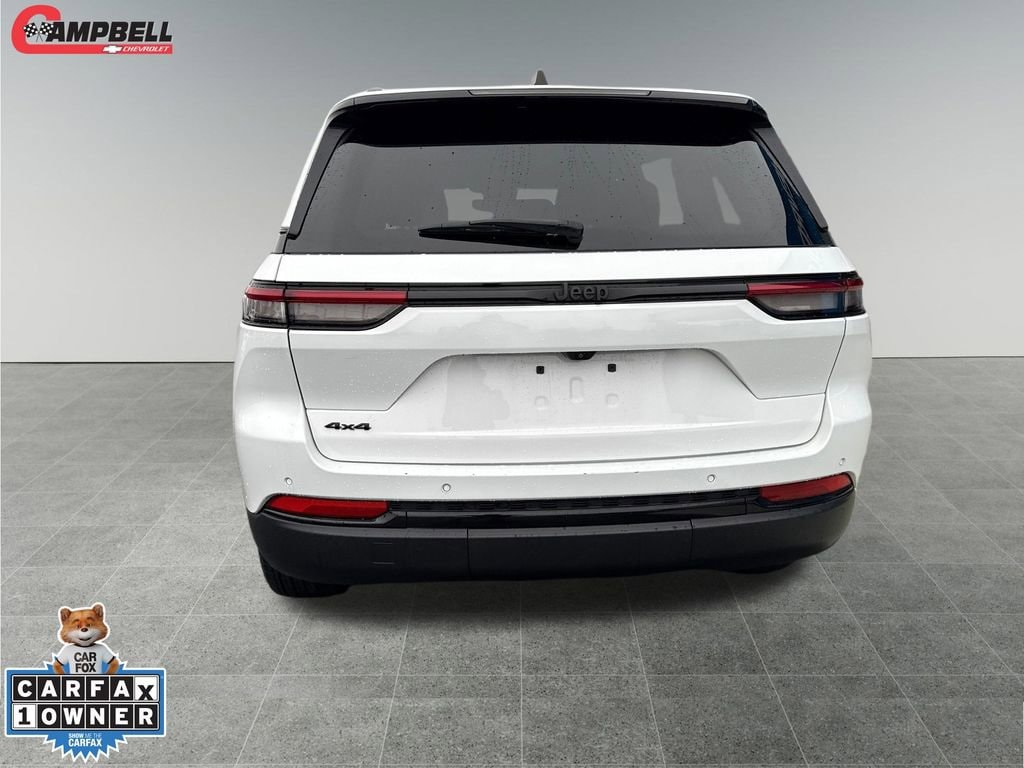 Used 2024 Jeep Grand Cherokee Altitude SUV