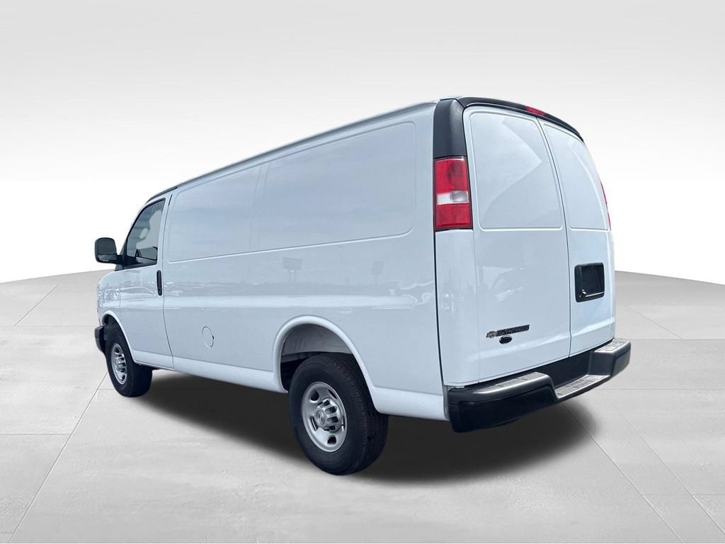 2026 Chevrolet Express Cargo Work Van - Photo 9