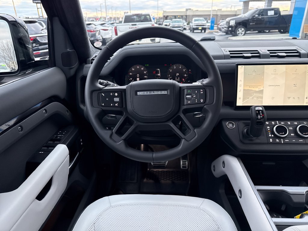 2025 Land Rover Defender V8 - Photo 16