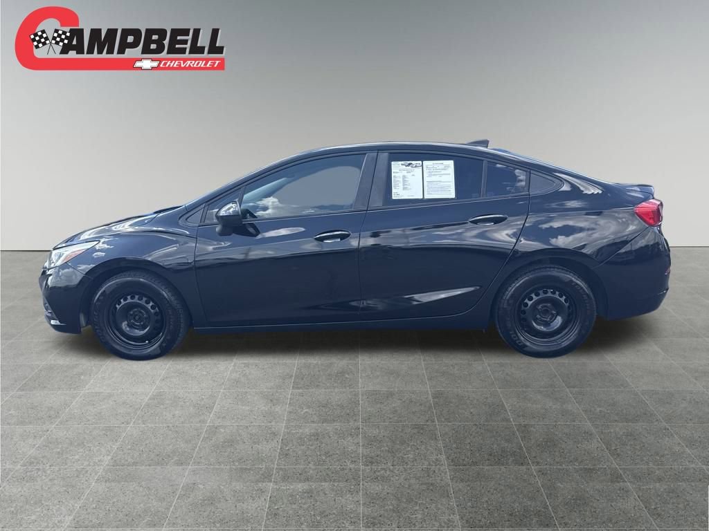 2017 Chevrolet Cruze LS photo 2