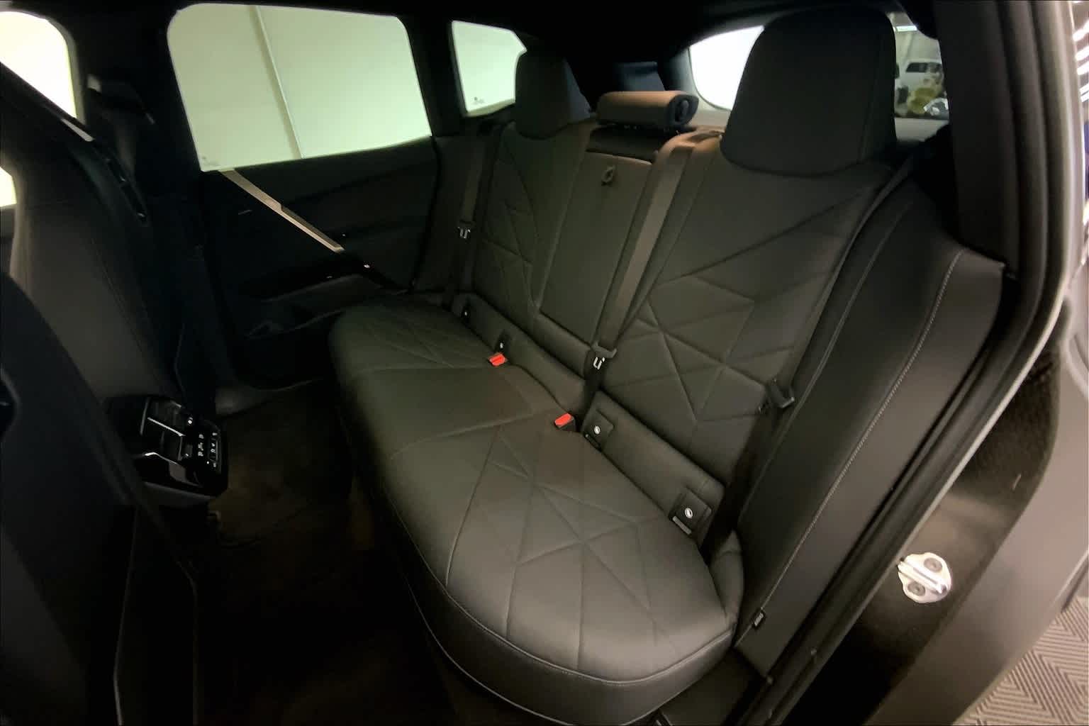 2023 BMW iX xDrive50 28