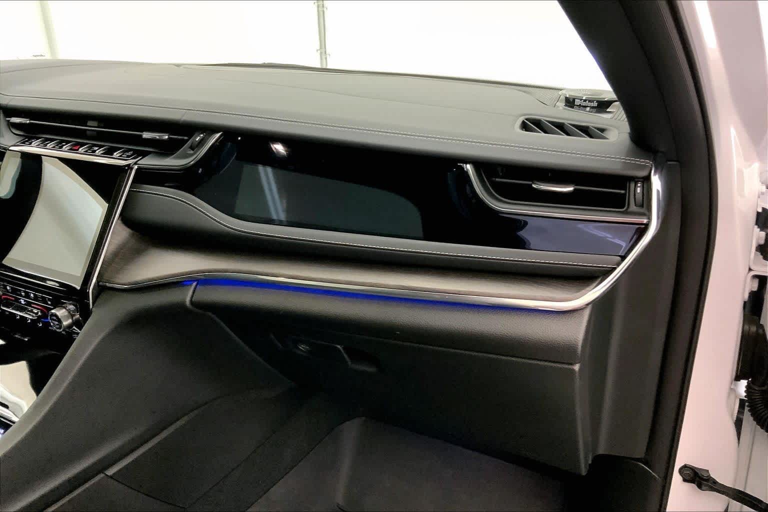 Thumbnail: 2024 Jeep Grand Cherokee - 23