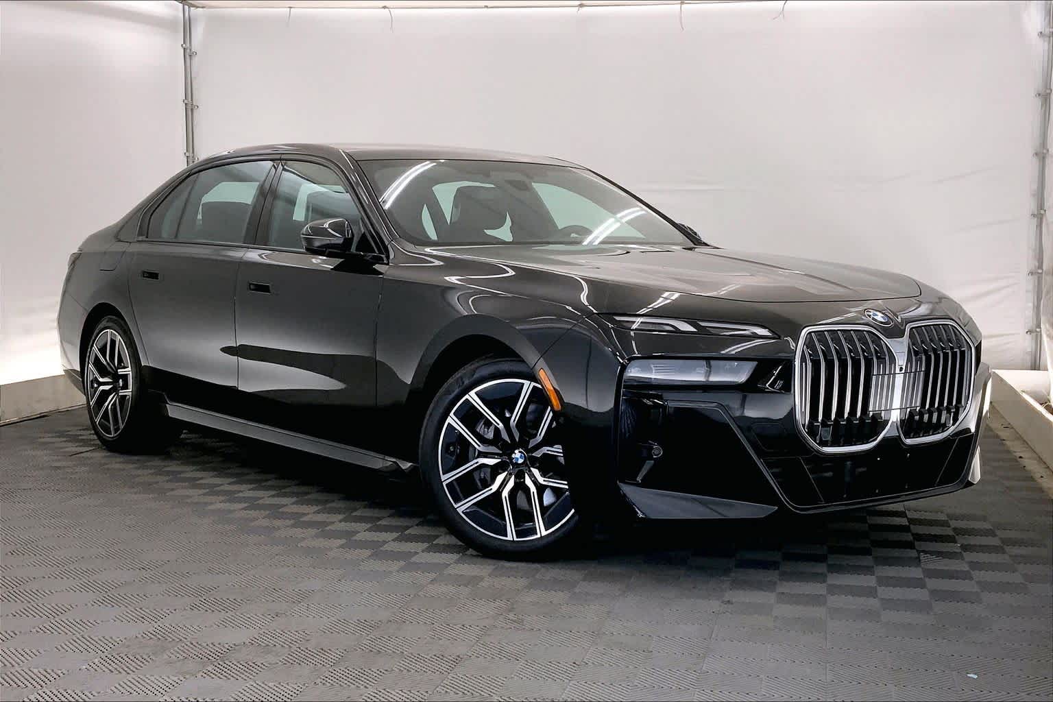 Thumbnail: 2024 BMW 7 Series - 21