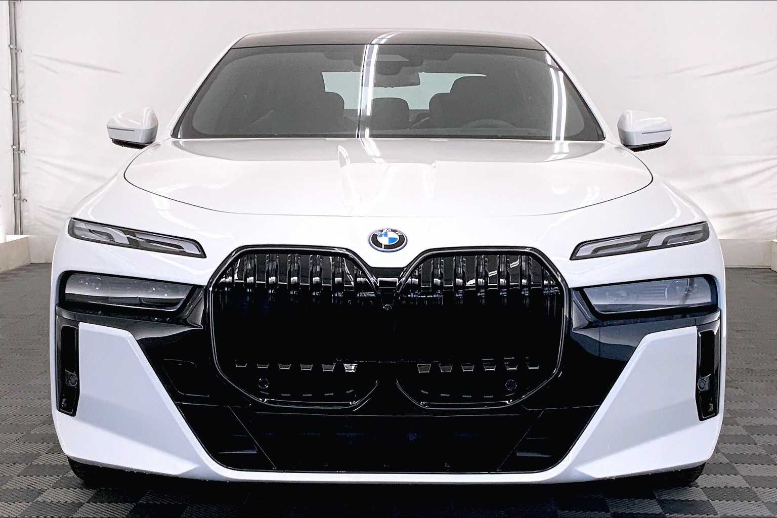Thumbnail: 2026 BMW i7 - 6