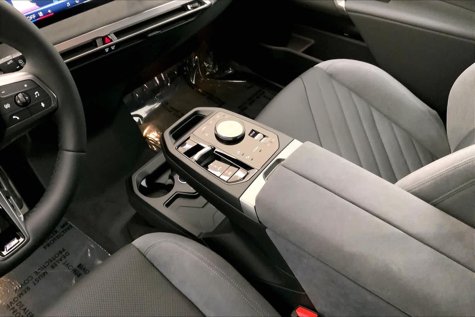 Thumbnail: 2026 BMW iX - 17