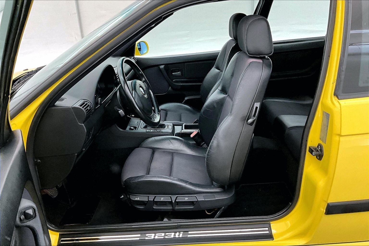 Thumbnail: 2000 BMW 2 Series - 11