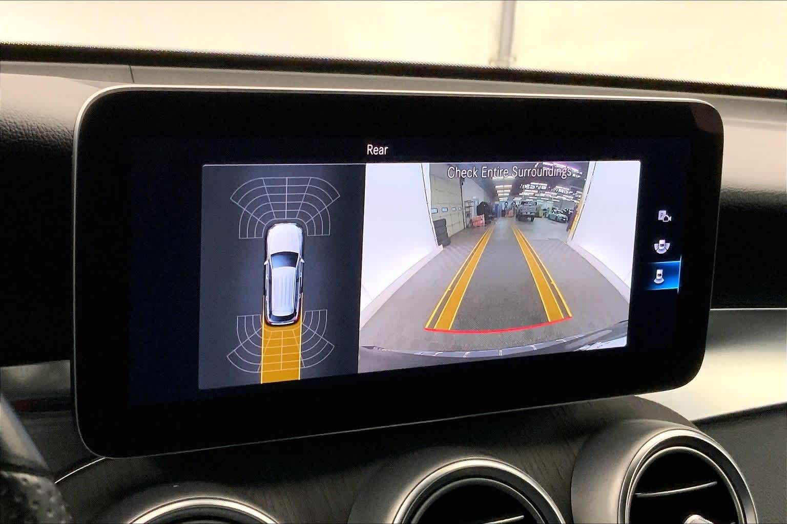 Thumbnail: 2022 Mercedes-Benz GLC - 26