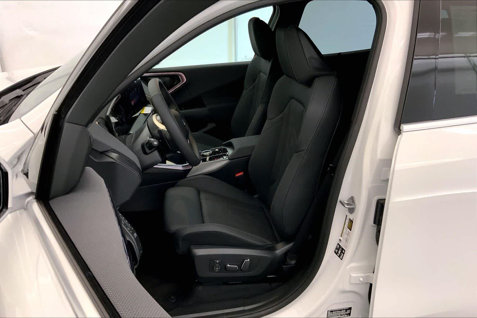 Thumbnail: 2025 BMW X3 - 11