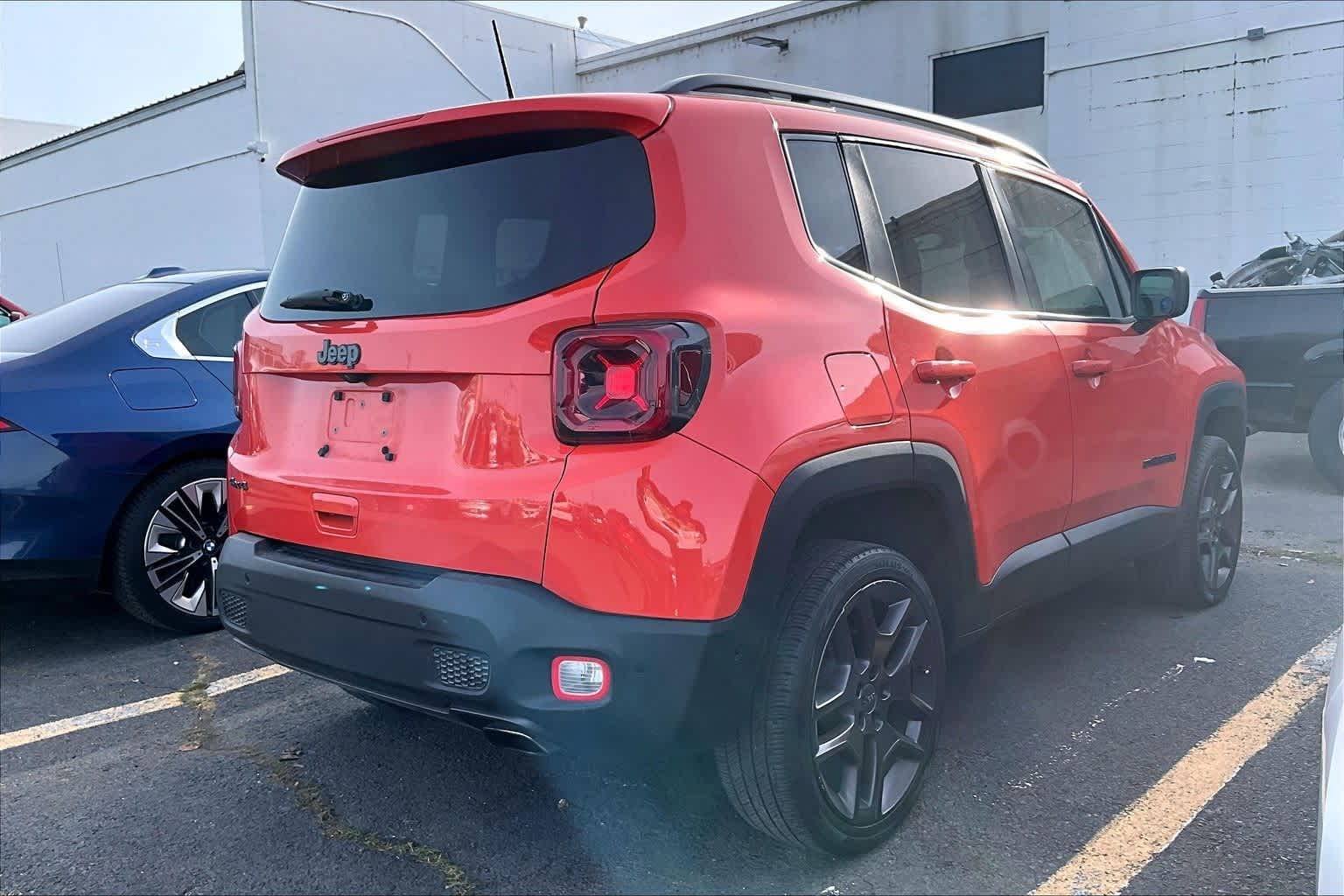 Thumbnail: 2021 Jeep Renegade - 19