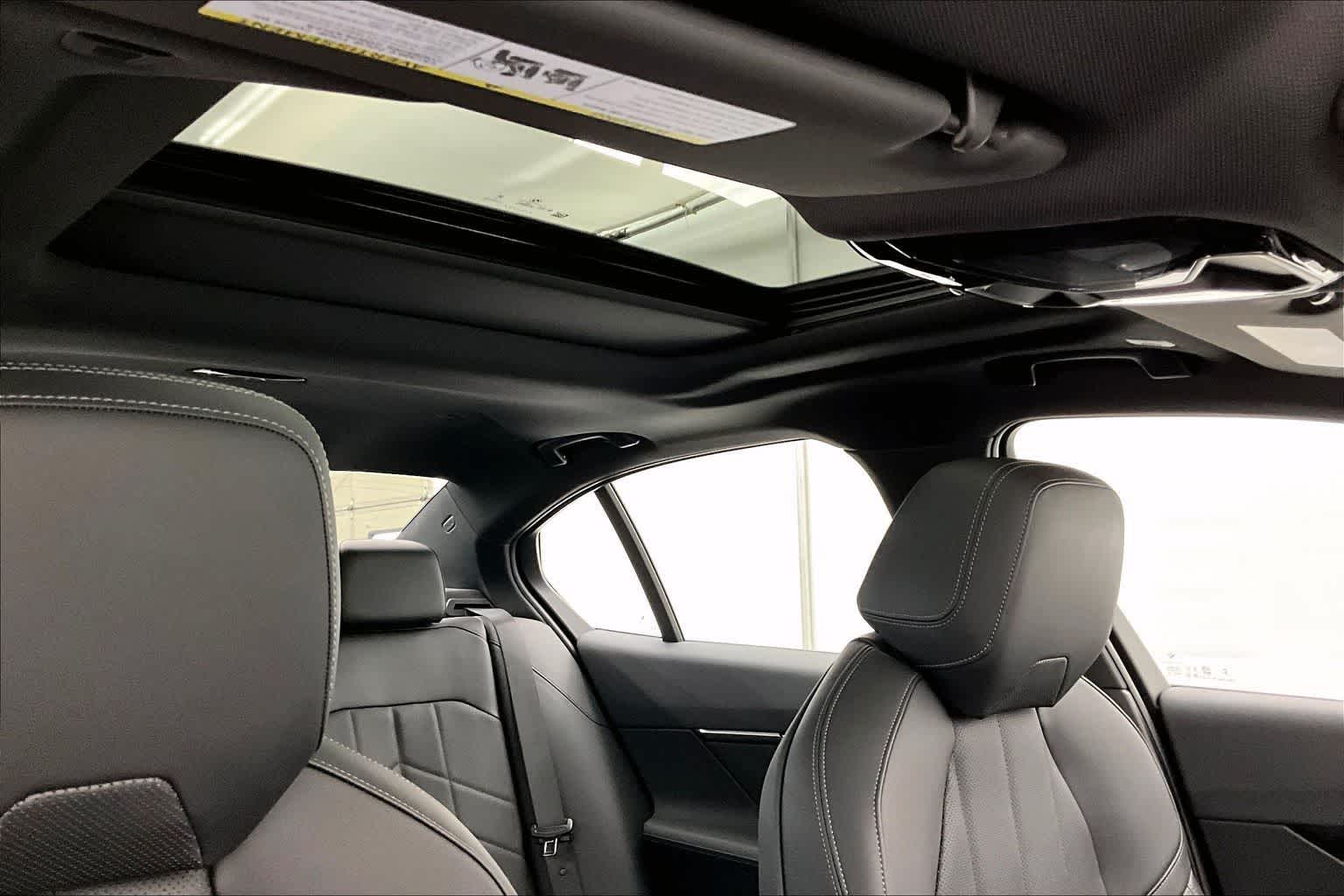 Thumbnail: 2026 BMW i5 - 30