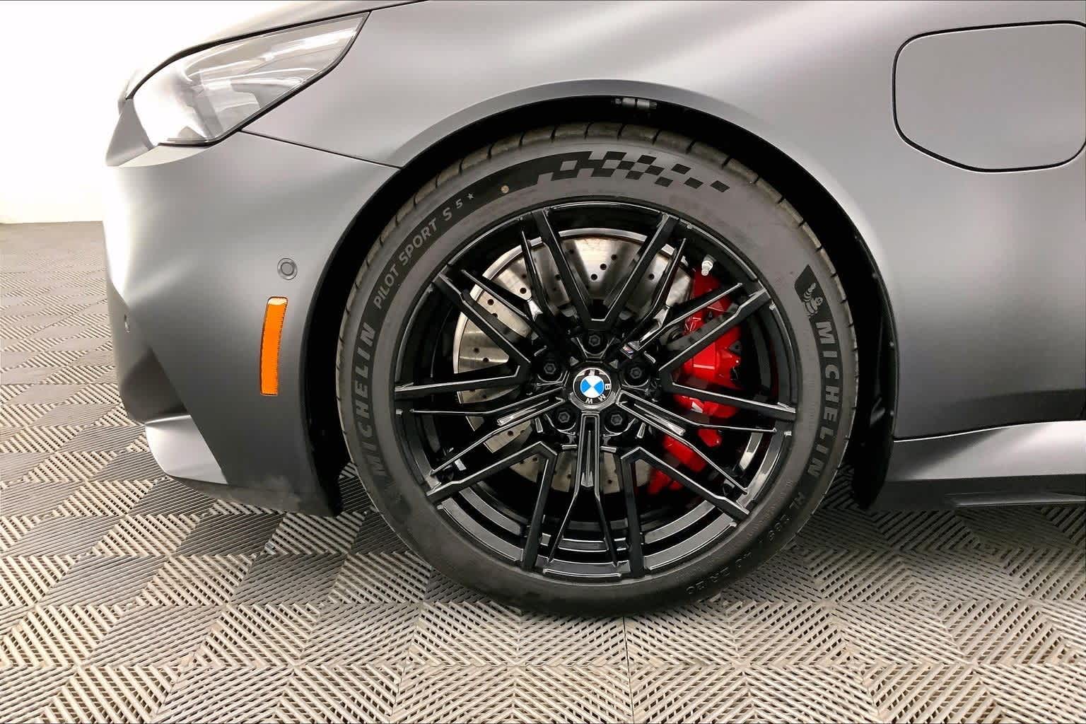 Thumbnail: 2026 BMW M5 - 8