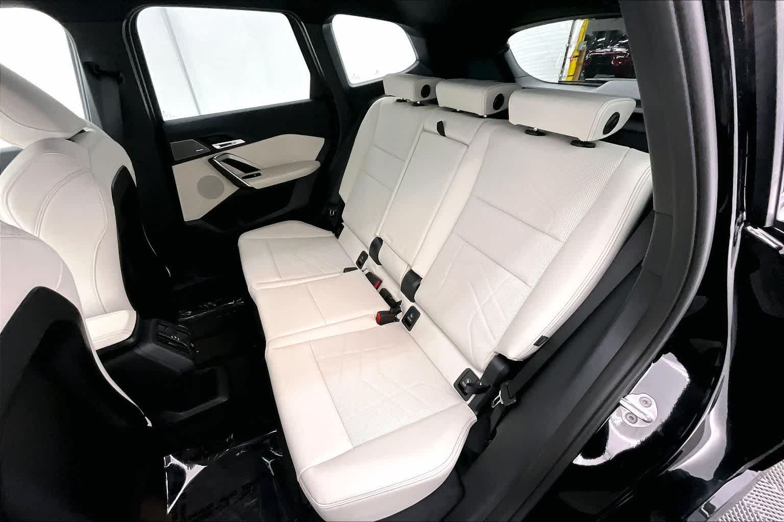 Thumbnail: 2026 BMW X1 - 13