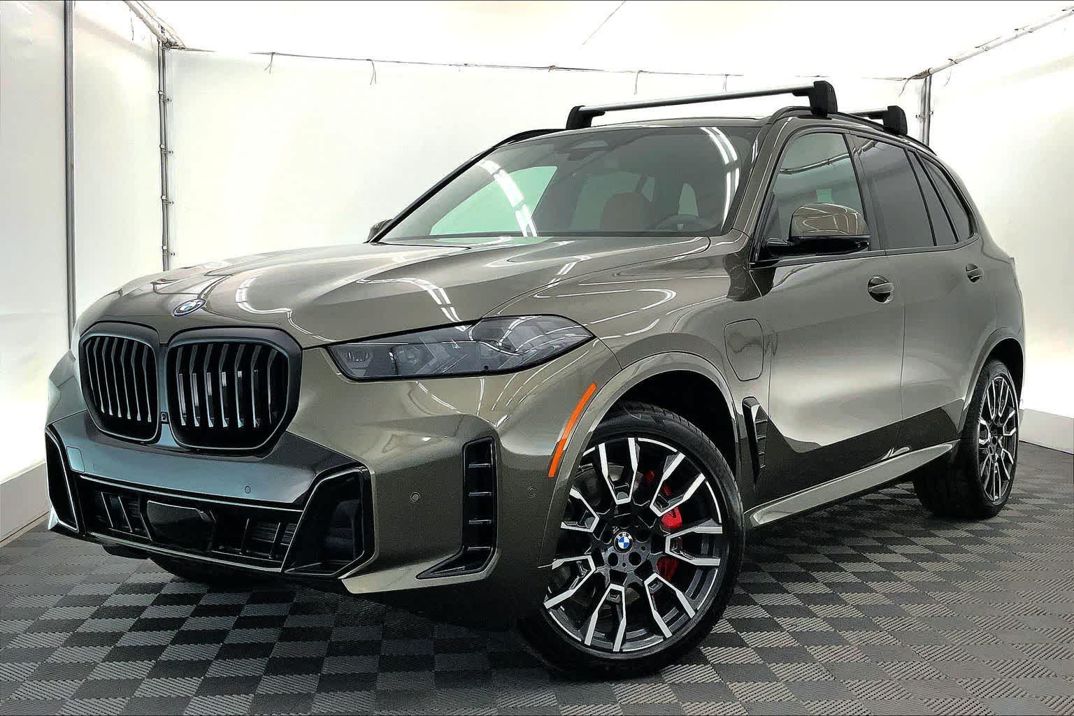 Thumbnail: 2026 BMW X5 - 1