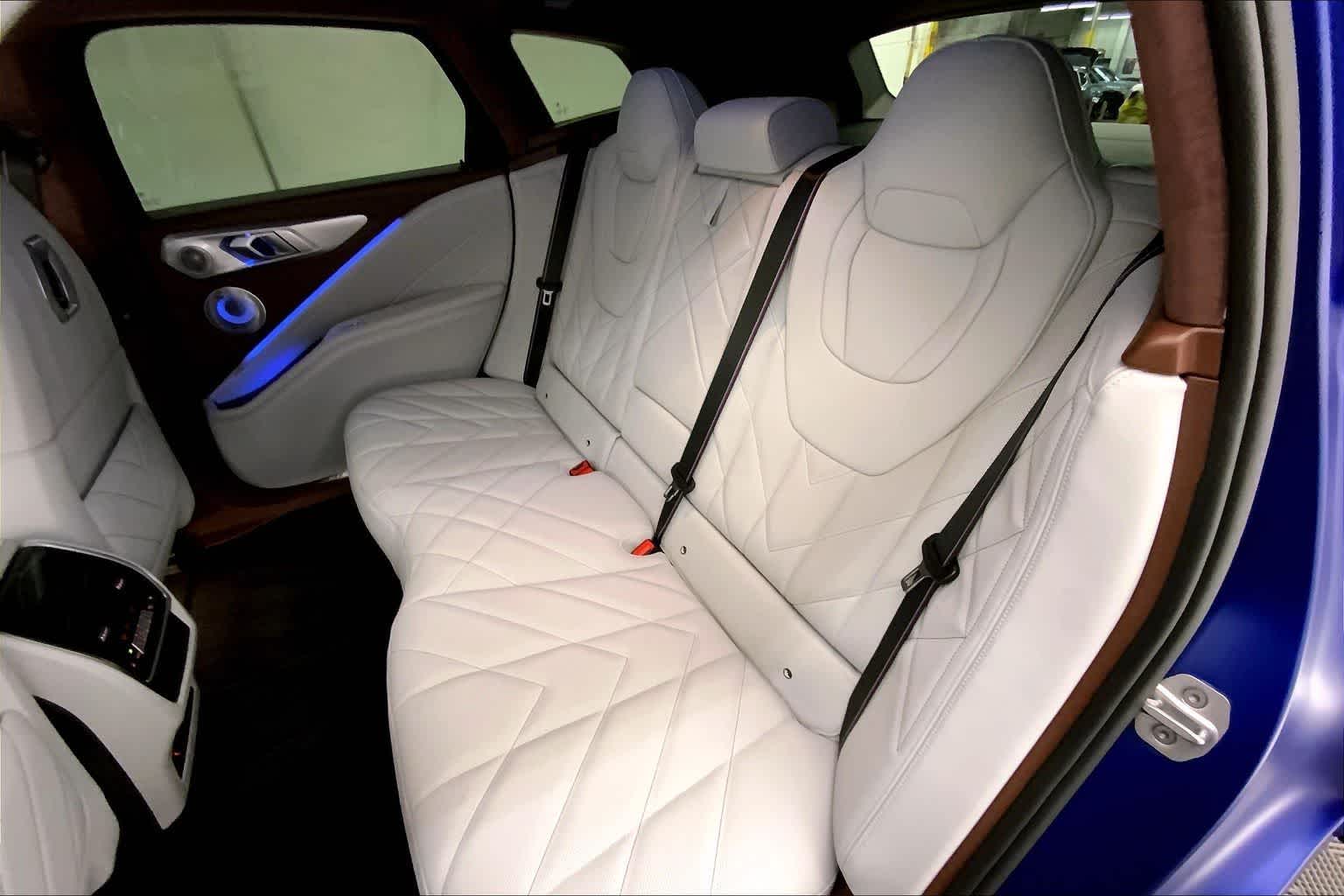 Thumbnail: 2026 BMW XM - 13