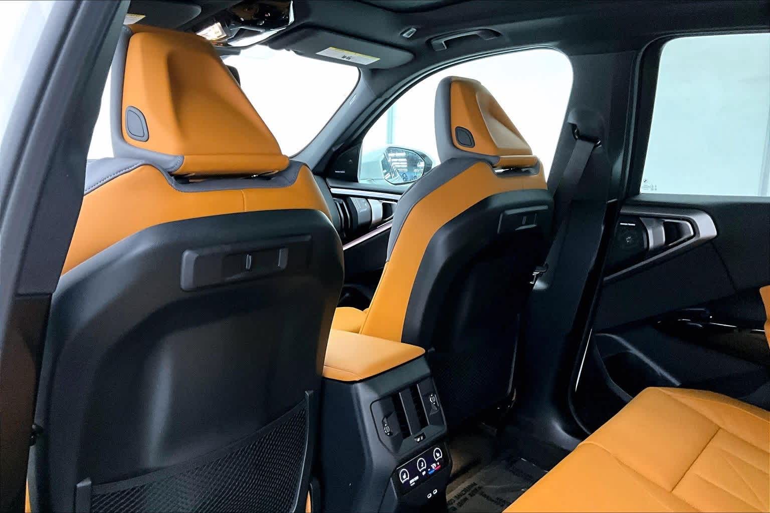 Thumbnail: 2026 BMW X3 - 12